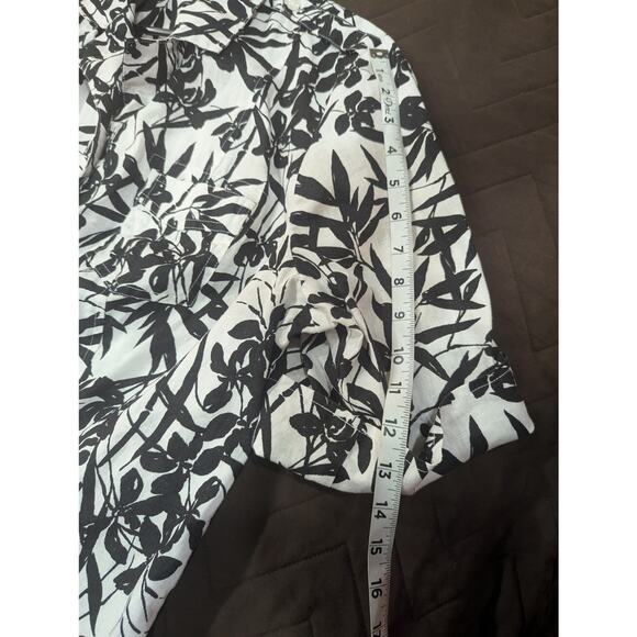 Women's black & white roll tab sleeve collared button up linen shirt plus size - Picture 8 of 9